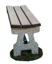 Parková lavička bez operadla, plastové laty 1700 mm, betónové nohy hladké pre voľné loženie