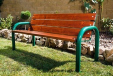 Parková lavička 1900 mm, trubková konstrukce, smrkové latě