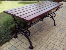 Parkový stôl 1900mm, liatinová konštrukcia, smrekové dosky