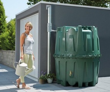 Plastová záhradná nádrž na dažďovú vodu 1600 l