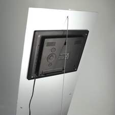 Multimediálny reklamný stojan s LCD obrazovkou 8