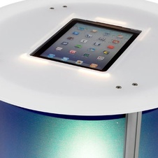 Reklamný stolík s priestorom pre iPad