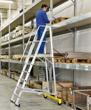 Plošinový rebrík ZAP SAFEMASTER PLUS S s pracovnou výškou 3,8 m - 4