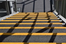 Protišmykový nášľap IG Fine, čierna-žltá, 35x100 cm - 1