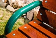 Parková lavička 1500 mm, rúrková konštrukcia, smrekové laty
