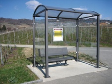 Autobusová zastávka klenutá s jednou bočnicou 2500 mm