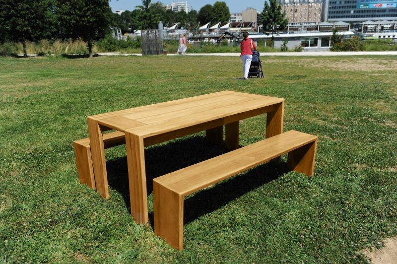 Piknikový stôl s lavicami COME